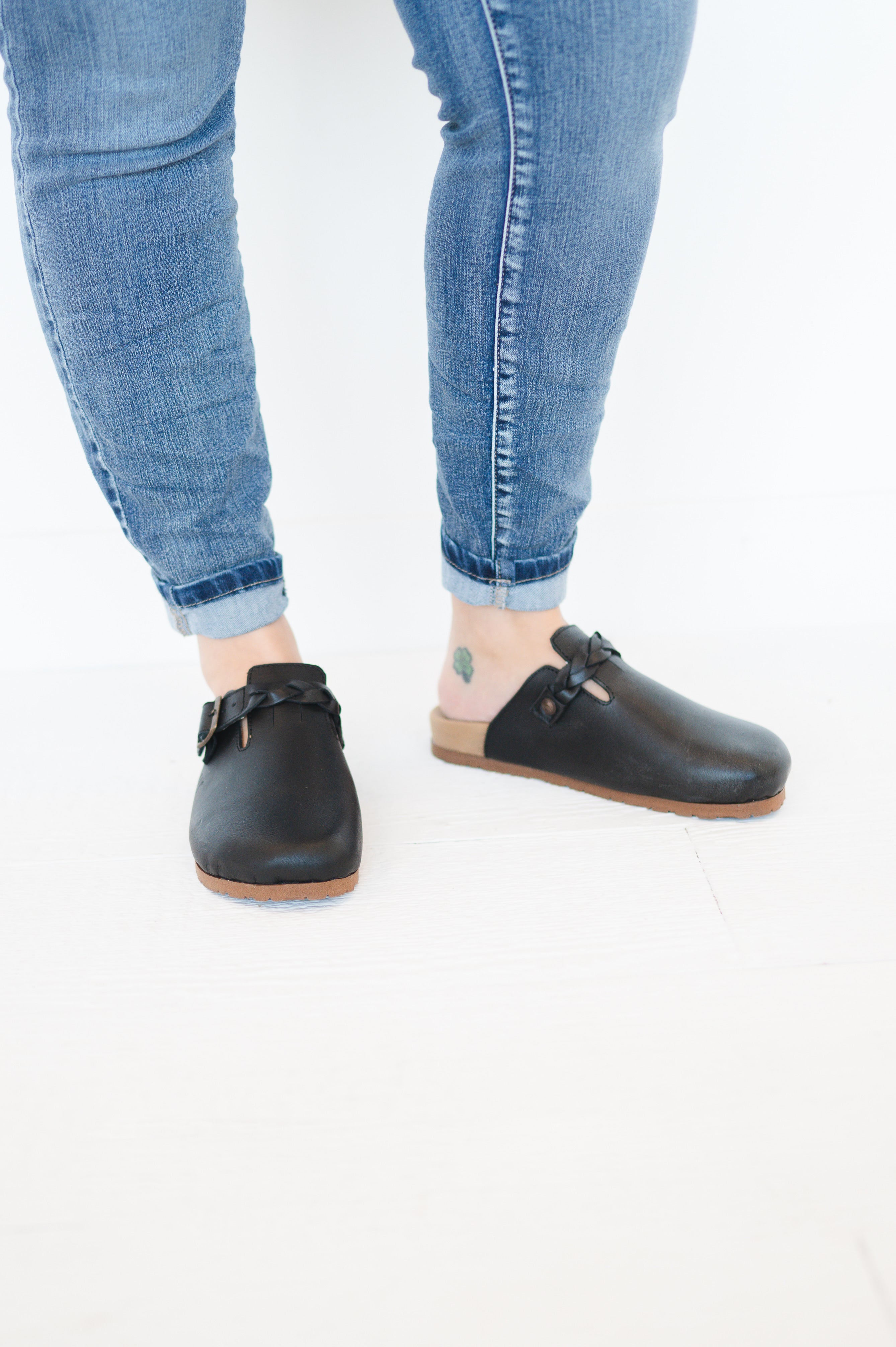 Grace - Black Leather Slide