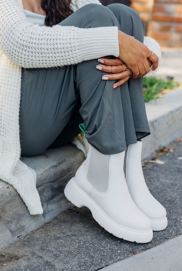 Luna Boots (White)