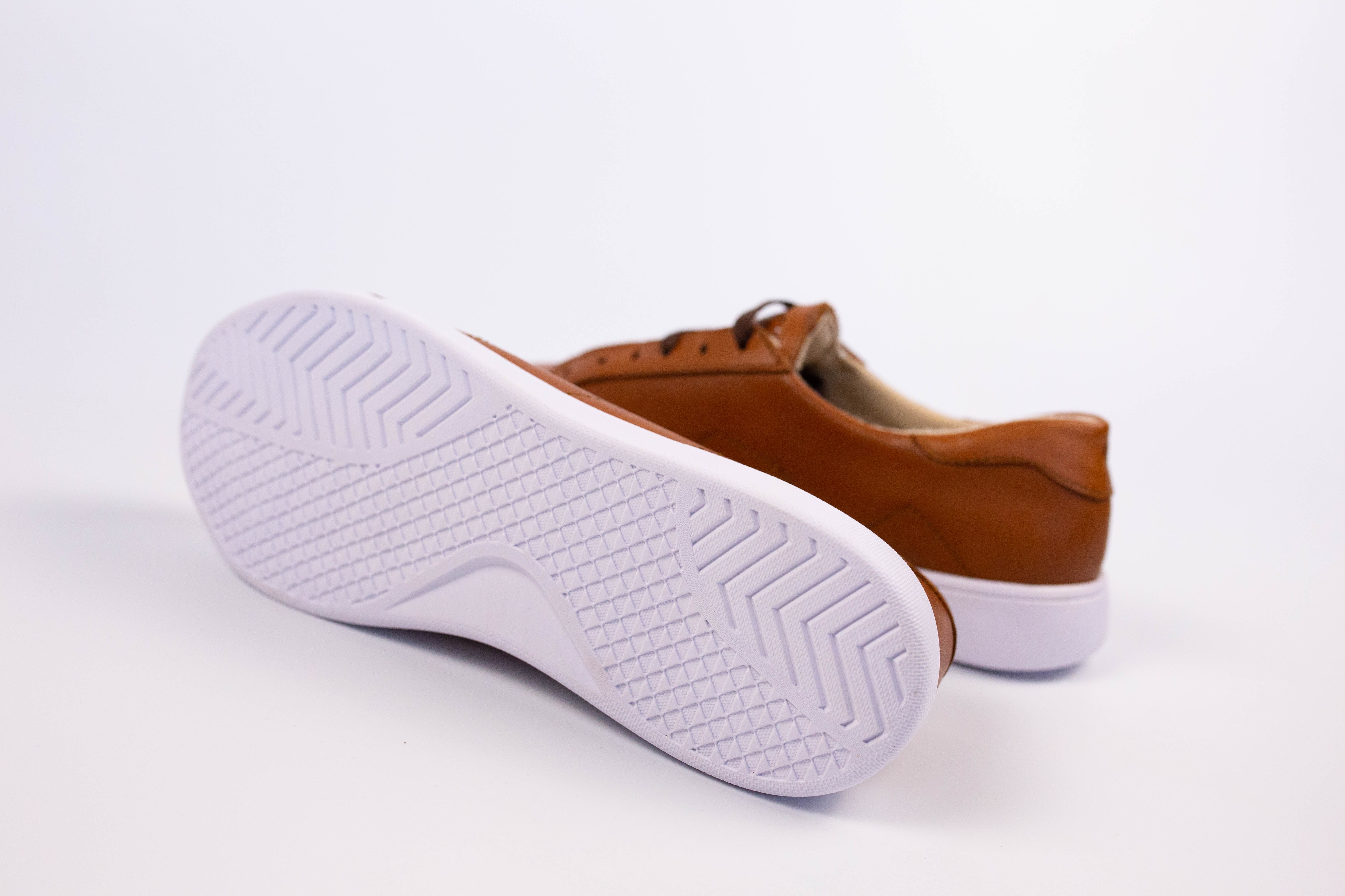 Bety Tennis Shoes (Brown)