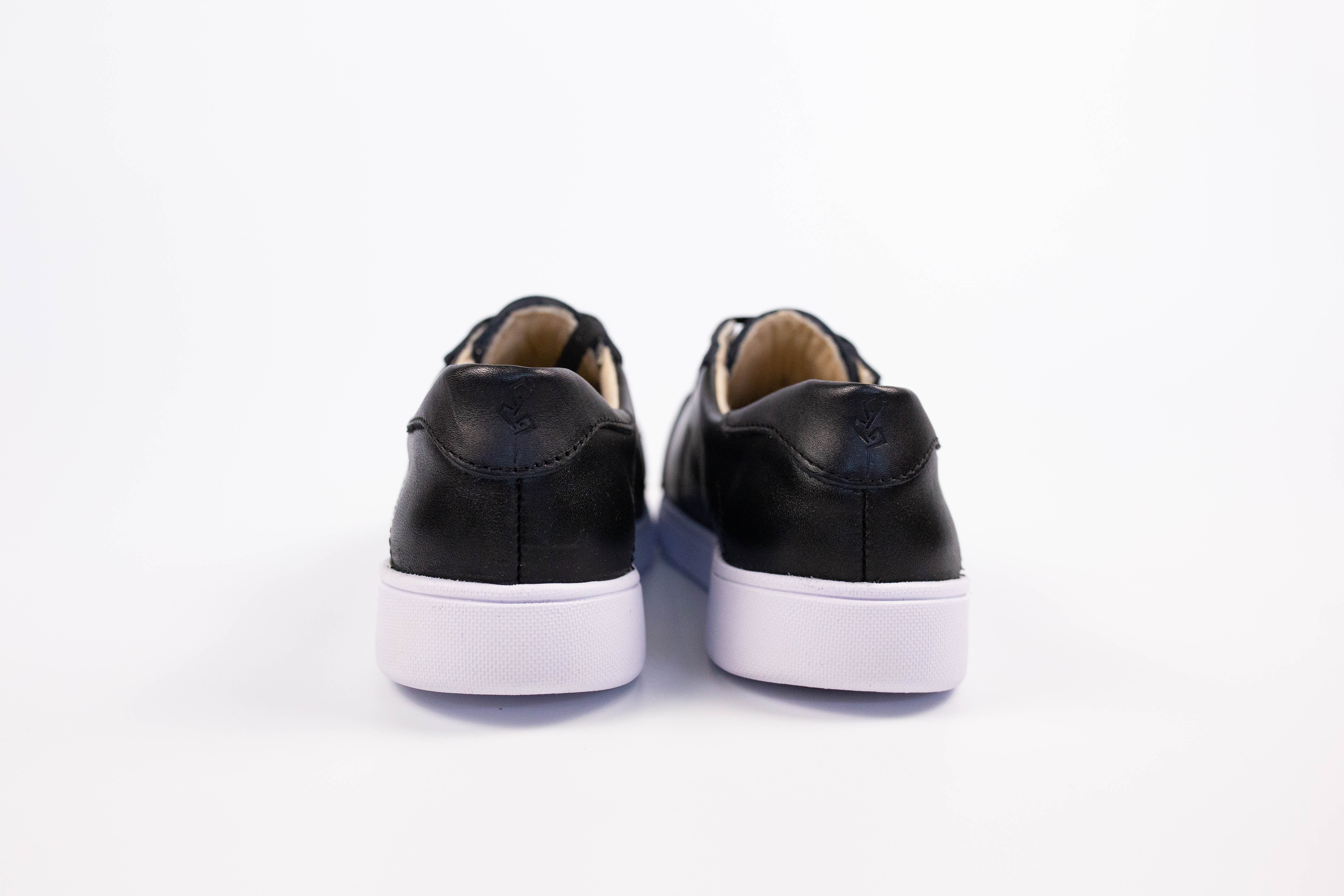 Bety Tennis Shoes (Black)