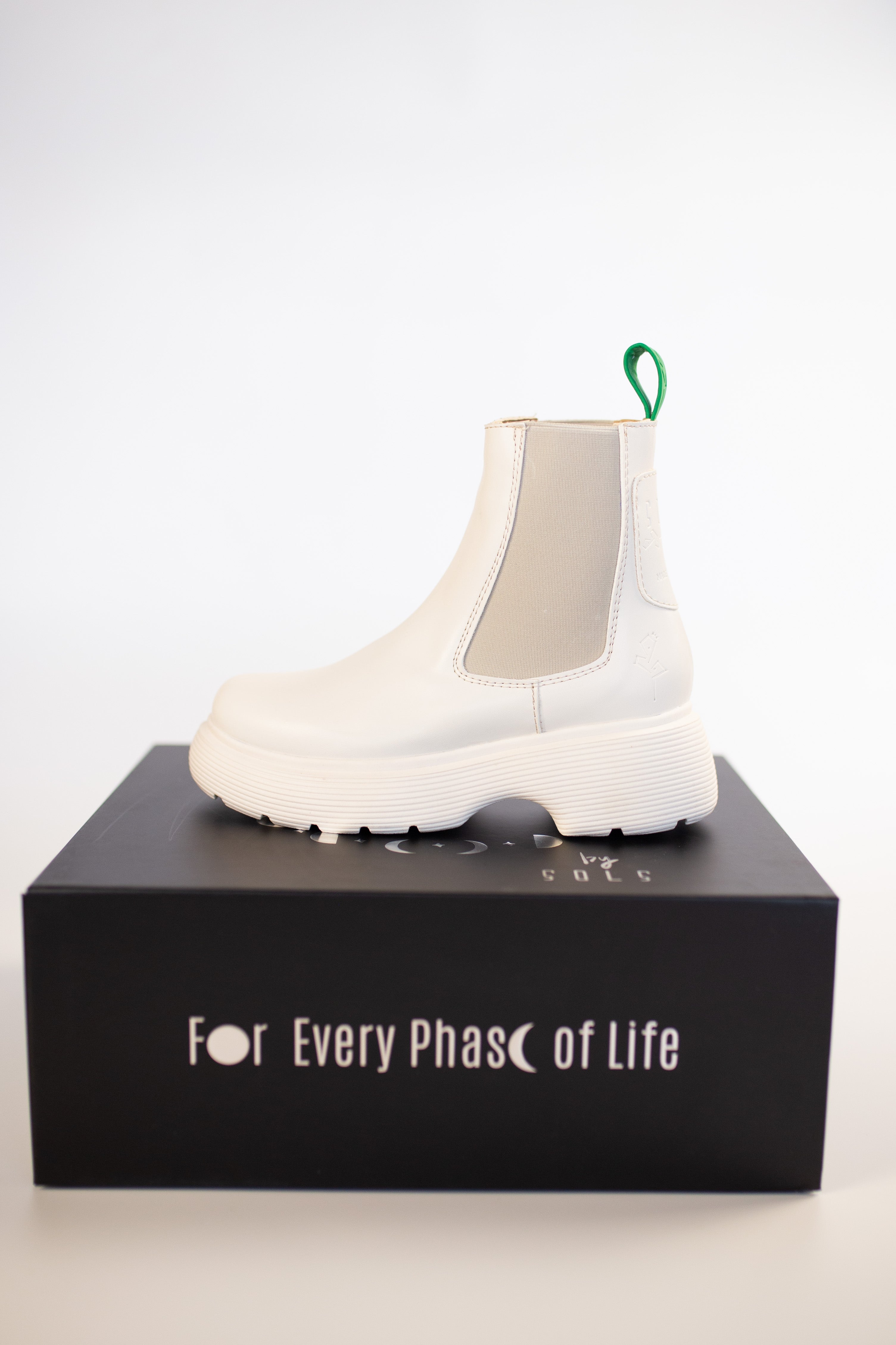 Luna Boots (White)